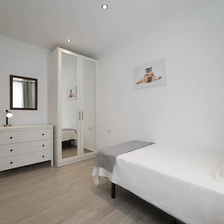 Dazzling 4 Bedrooms Nagini Spacious Furnished Sun Terrace Large Private Outdoor Pool Outdoor Hot Tub Bbq, *